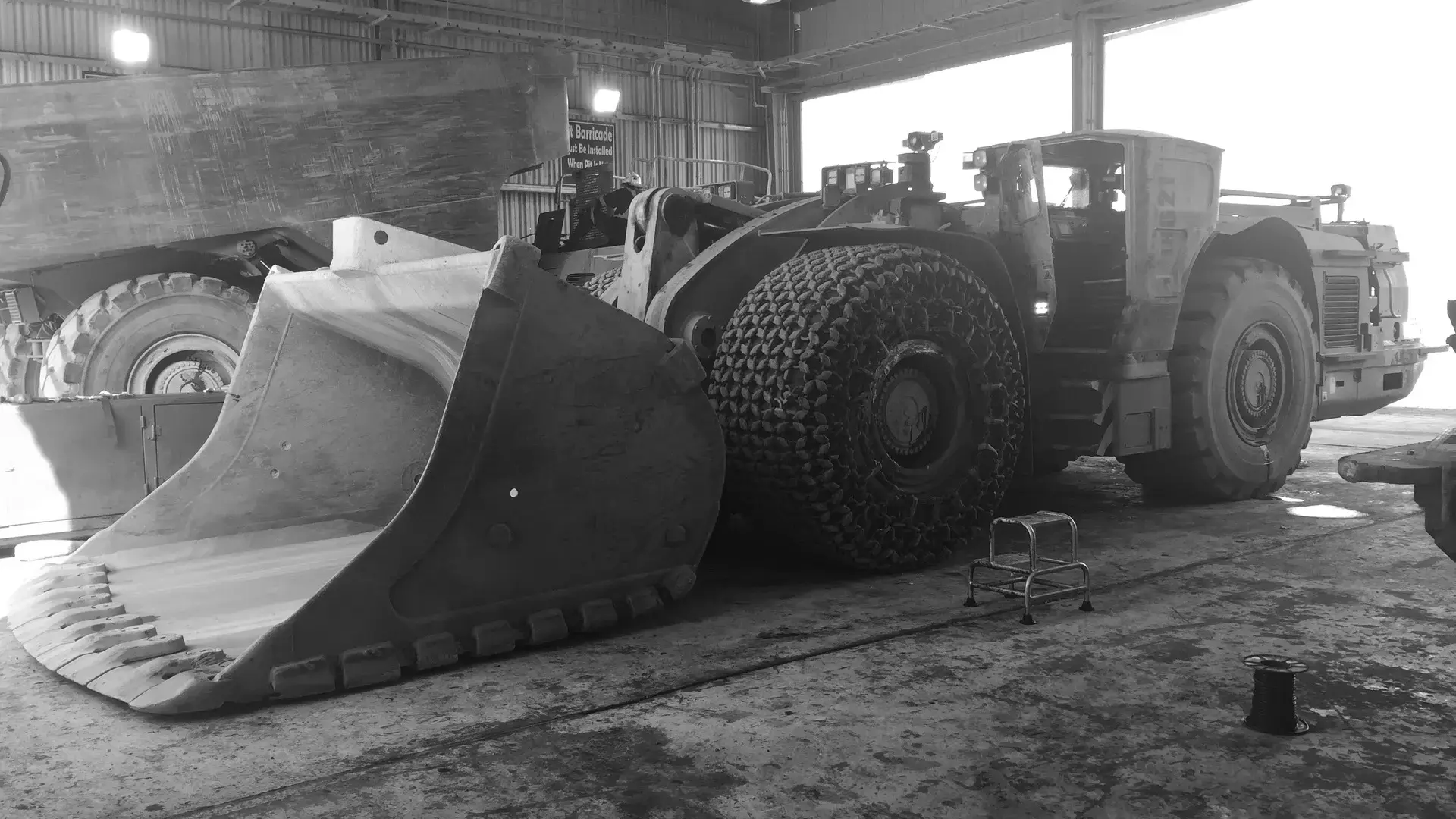 Underground loader in a workshop